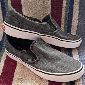 Van's classic slip on skate shoes. (721454)